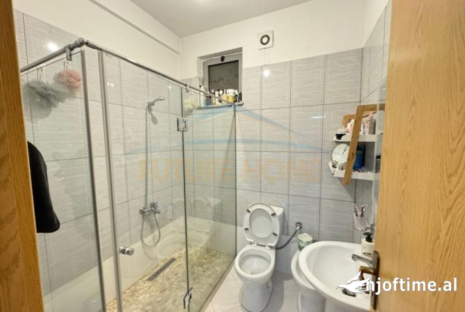 Shtepi ne shitje Apartament ne Tirane, 2+1, Mobilimi E mobiluar, Pagesa 132,000  Euro.