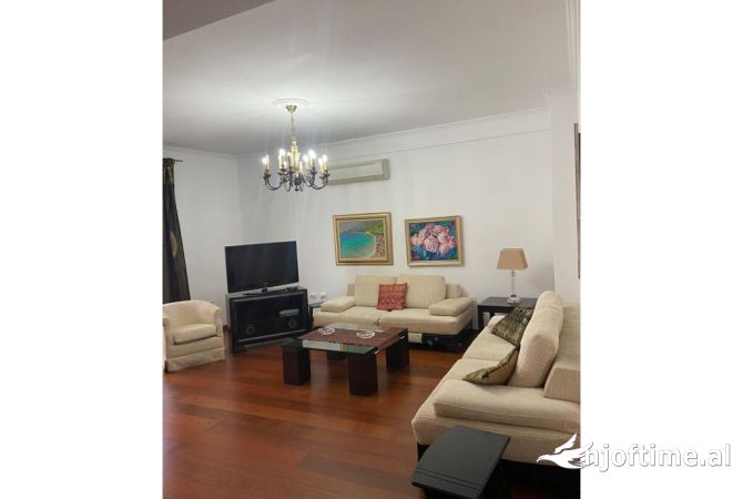 Shtepi me qera 2+1 ne Tirane - 1,000 Euro
