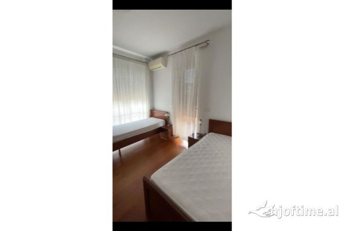 Shtepi me qera Apartament ne Tirane, 2+1, Mobilimi E mobiluar, Pagesa 1,000  Euro.