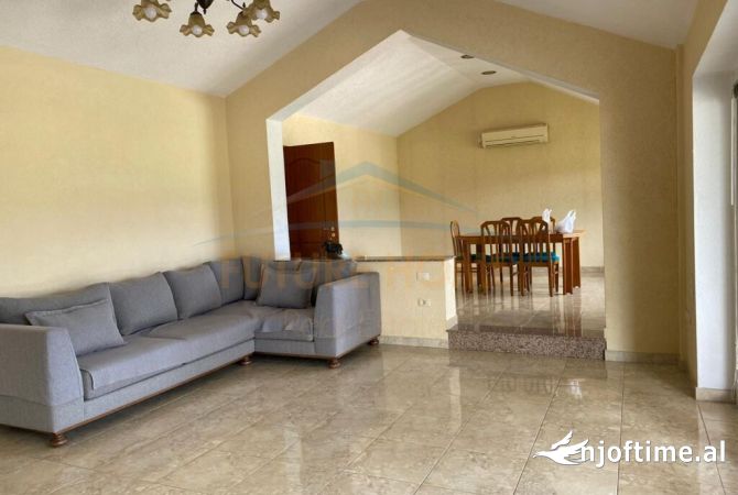 Shtepi me qera Apartament ne Tirane, 3+1, Mobilimi Pjeserisht e mobiluar, Pagesa 1,200  Euro.