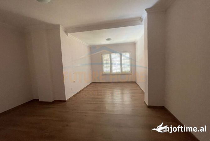 Shtepi me qera Vila Luksoze ne Tirane, 6+1, Mobilimi Bosh, pa mobiluar, Pagesa 4,000  Euro.