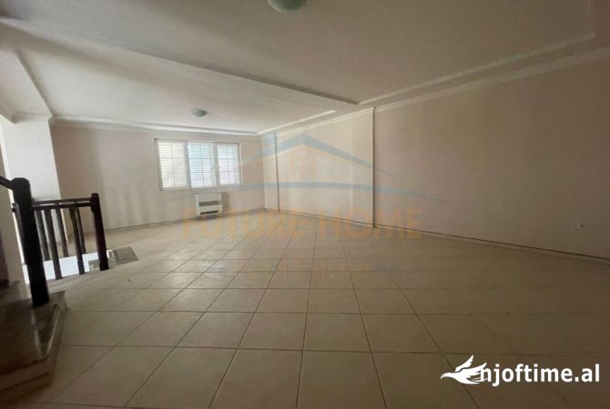 Shtepi me qera Vila Luksoze ne Tirane, 6+1, Mobilimi Bosh, pa mobiluar, Pagesa 4,000  Euro.