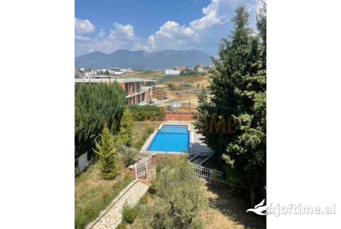 Shtepi me qera Vila Luksoze ne Tirane, 6+1, Mobilimi Bosh, pa mobiluar, Pagesa 4,000  Euro.