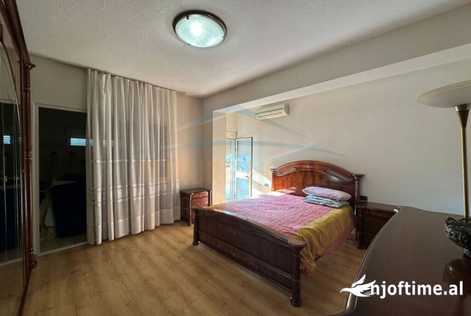 Shtepi me qera 2+1 ne Tirane - 700 Euro