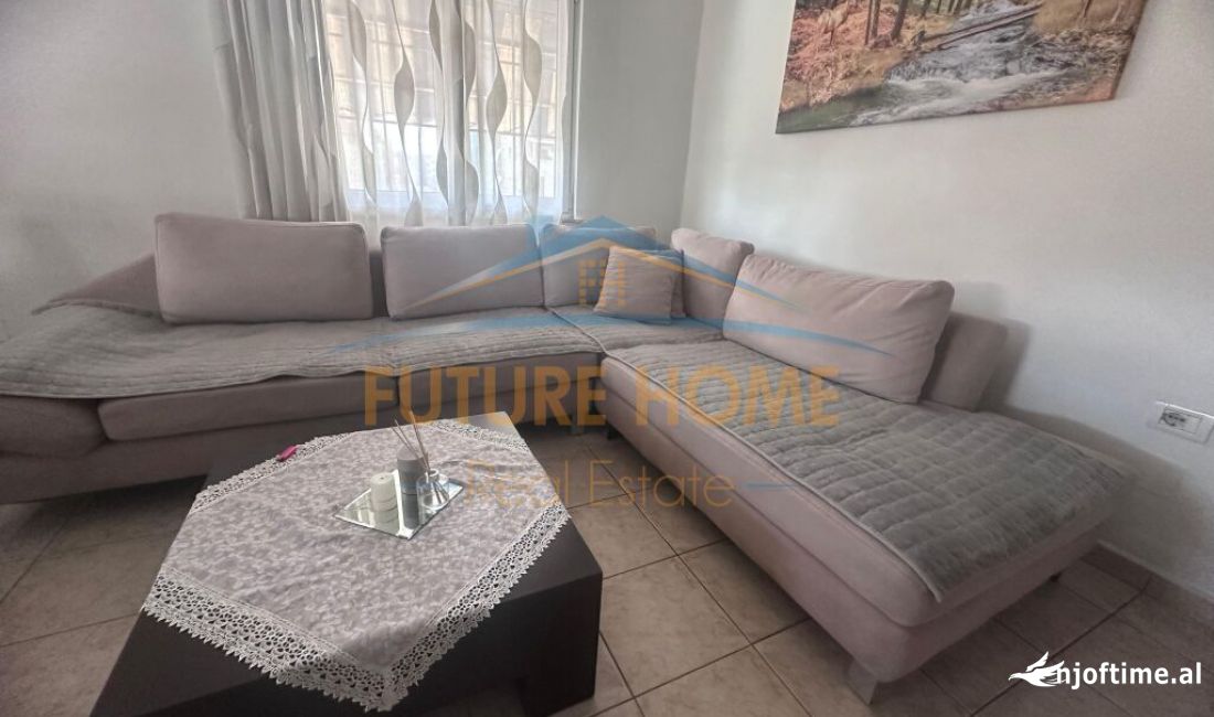 Shtepi ne shitje Apartament ne Tirane, 1+1, Mobilimi E mobiluar, Pagesa 98,000  Euro.