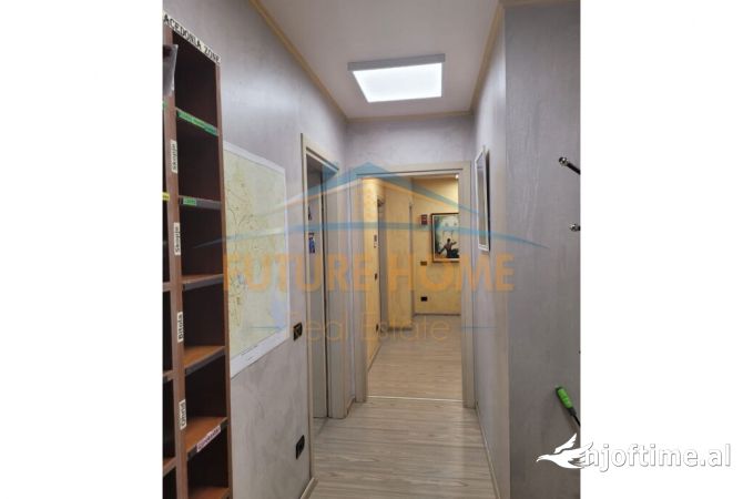 Ambient biznesi me qera 3+1 ne Tirane - 2,500 Euro