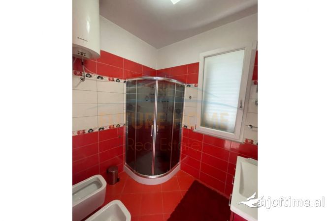 Shtepi ne shitje Vila Luksoze ne Tirane, 4+1, Mobilimi E mobiluar, Pagesa 280,000  Euro.