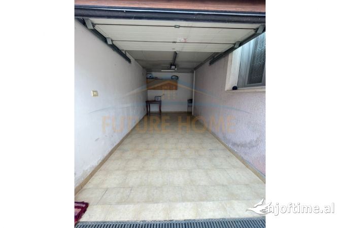 Shtepi ne shitje Vila Luksoze ne Tirane, 4+1, Mobilimi E mobiluar, Pagesa 280,000  Euro.