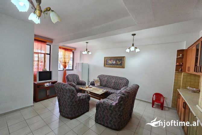 Shtepi ne shitje Apartament ne Tirane, 1+1, Mobilimi E mobiluar, Pagesa 92,700  Euro.