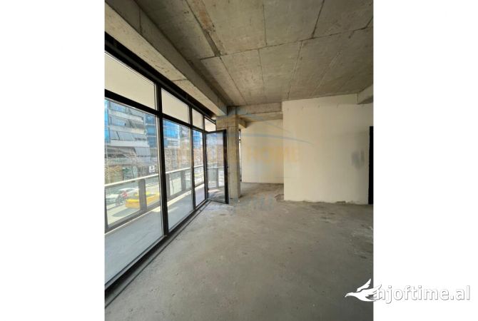 Ambient biznesi ne shitje 3+1 ne Tirane - 340,000 Euro