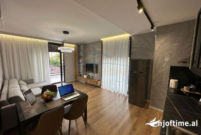 Shtepi ne shitje 5+1 ne Tirane - 649,000 Euro