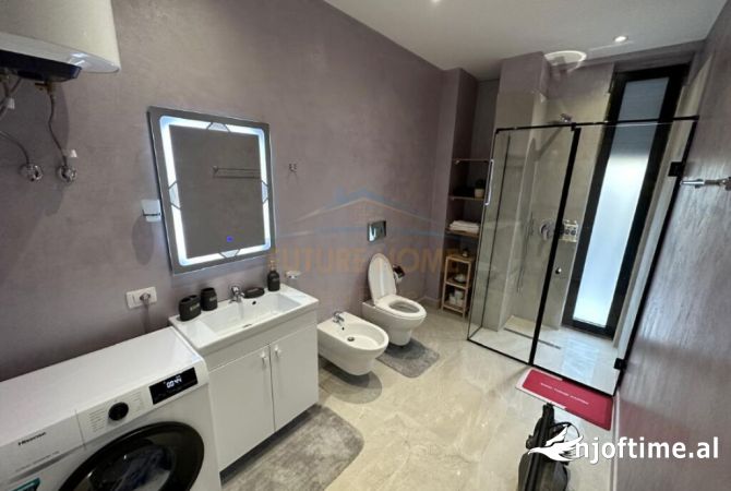 Shtepi ne shitje Apartament ne Tirane, 5+1, Mobilimi E mobiluar, Pagesa 649,000  Euro.