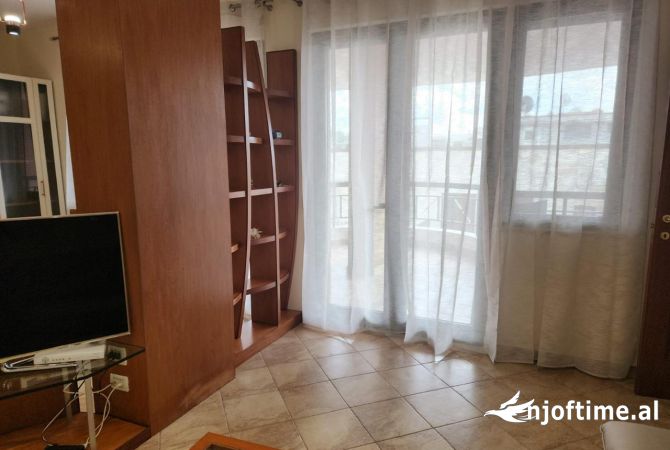Shtepi me qera Apartament ne Tirane, 2+1, Mobilimi E mobiluar, Pagesa 1,100  Euro.