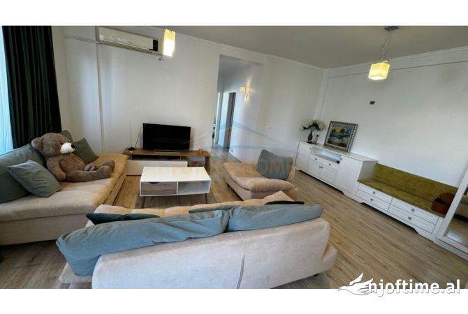 Shtepi ne shitje Apartament ne Tirane, 2+1, Mobilimi E mobiluar, Pagesa 210,000  Euro.