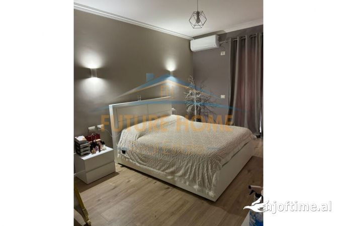 Shtepi ne shitje Apartament ne Tirane, 2+1, Mobilimi E mobiluar, Pagesa 170,000  Euro.