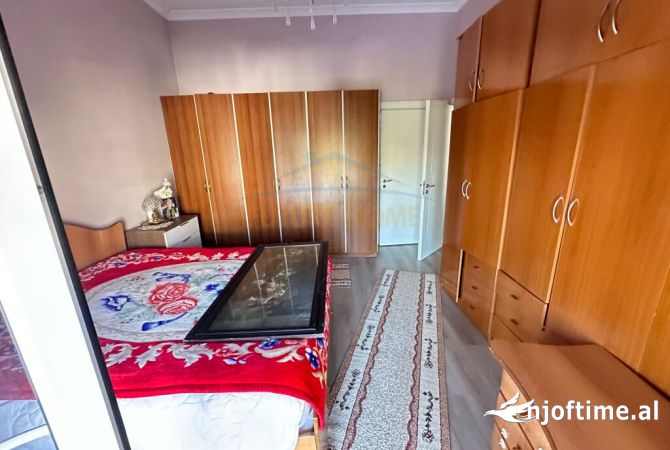 Shtepi ne shitje Apartament ne Tirane, 2+1, Mobilimi E mobiluar, Pagesa 200,000  Euro.