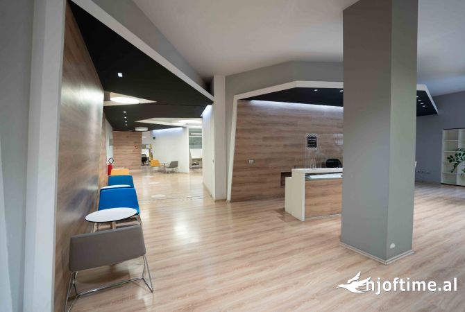 Ambient biznesi me qera 3+1 ne Tirane - 1,500 Euro