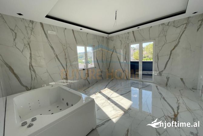 Shtepi ne shitje Vila Luksoze ne Tirane, 7+1, Mobilimi Bosh, pa mobiluar, Pagesa 800,000  Euro.