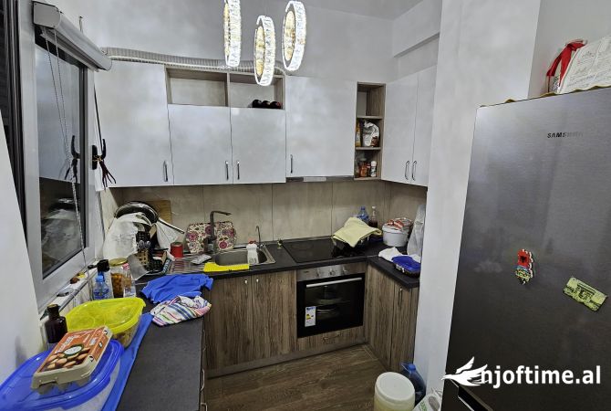 Shtepi ne shitje Apartament ne Tirane, 2+1, Mobilimi E mobiluar, Pagesa 195,000  Euro.