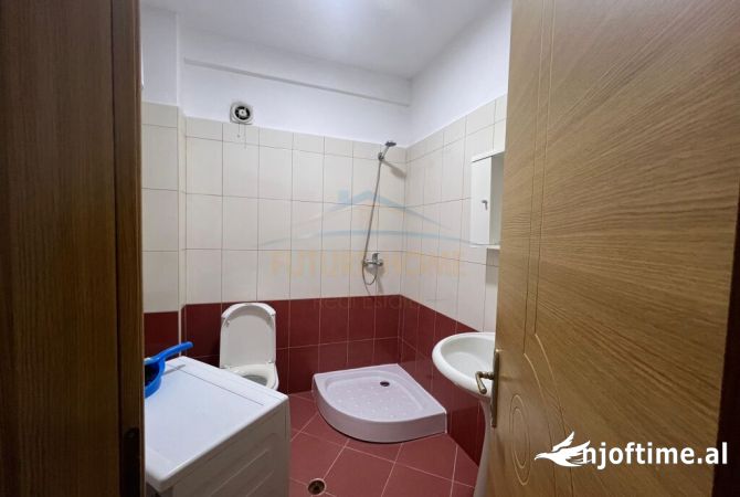 Shtepi me qera Apartament ne Tirane, 2+1, Mobilimi E mobiluar, Pagesa 450  Euro.