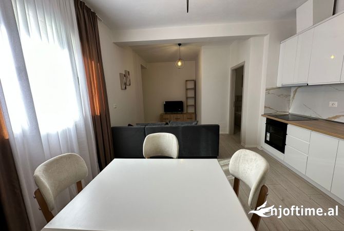 Shtepi me qera Apartament ne Tirane, 2+1, Mobilimi E mobiluar, Pagesa 600  Euro.