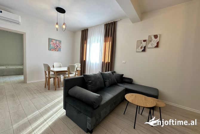 Shtepi me qera Apartament ne Tirane, 2+1, Mobilimi E mobiluar, Pagesa 600  Euro.