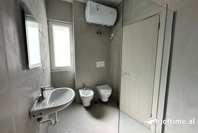 Shtepi me qera Apartament ne Tirane, 2+1, Mobilimi E mobiluar, Pagesa 600  Euro.