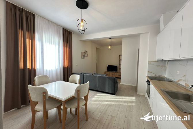 Shtepi me qera Apartament ne Tirane, 2+1, Mobilimi E mobiluar, Pagesa 600  Euro.