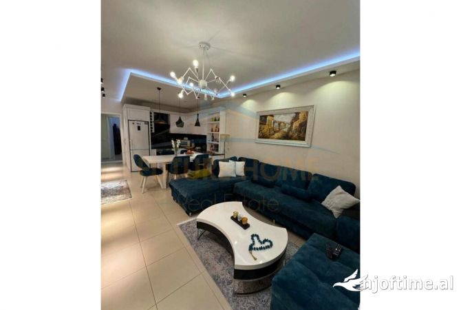 Shtepi ne shitje Apartament ne Tirane, 2+1, Mobilimi E mobiluar, Pagesa 222,400  Euro.