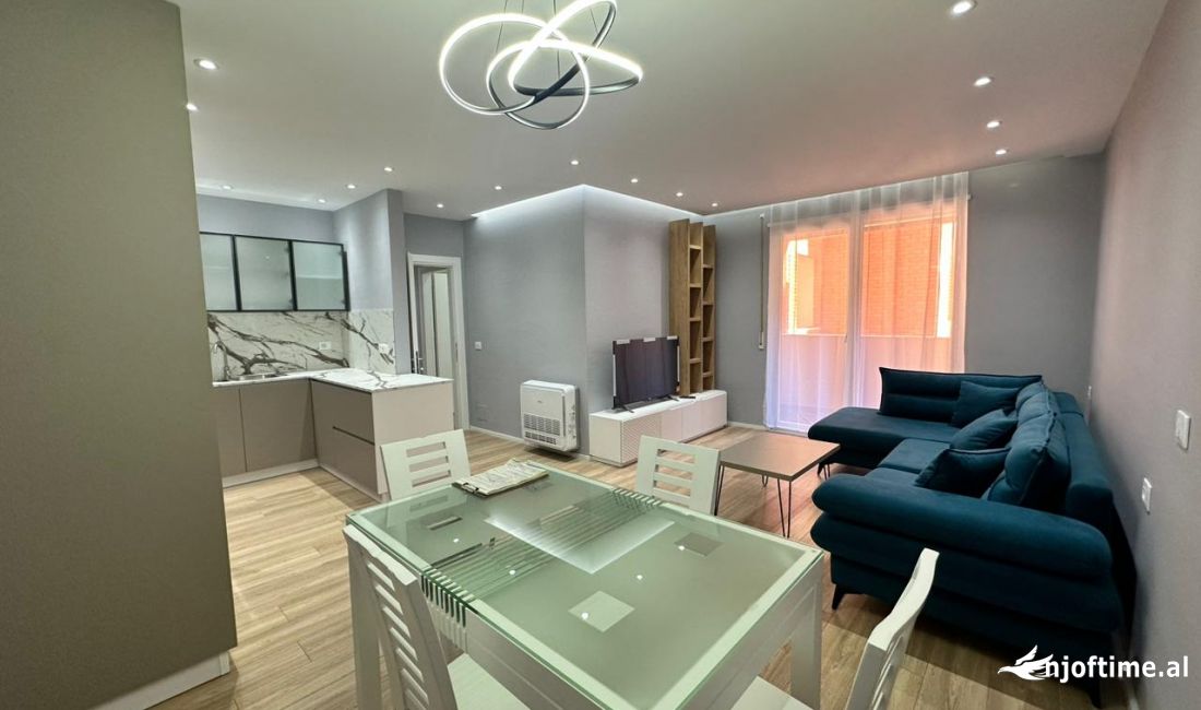 Shtepi me qera Apartament ne Tirane, 2+1, Mobilimi E mobiluar, Pagesa 700  Euro.