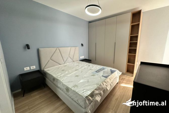 Shtepi me qera Apartament ne Tirane, 2+1, Mobilimi E mobiluar, Pagesa 700  Euro.