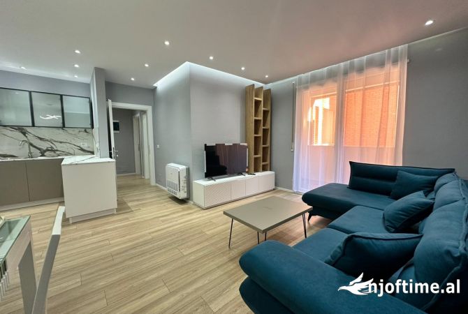 Shtepi me qera Apartament ne Tirane, 2+1, Mobilimi E mobiluar, Pagesa 700  Euro.