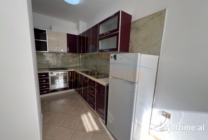 Shtepi ne shitje Apartament ne Tirane, 2+1, Mobilimi E mobiluar, Pagesa 131,000  Euro.