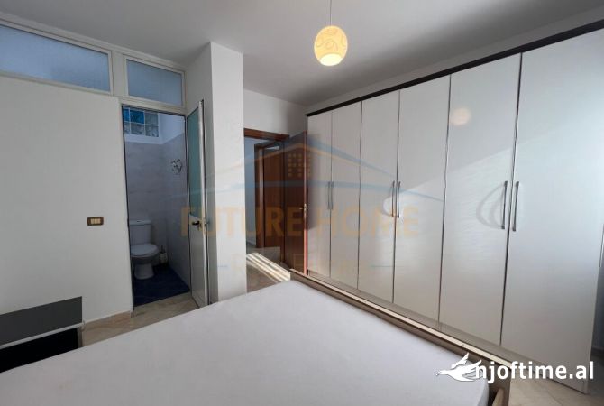 Shtepi ne shitje Apartament ne Tirane, 2+1, Mobilimi E mobiluar, Pagesa 131,000  Euro.