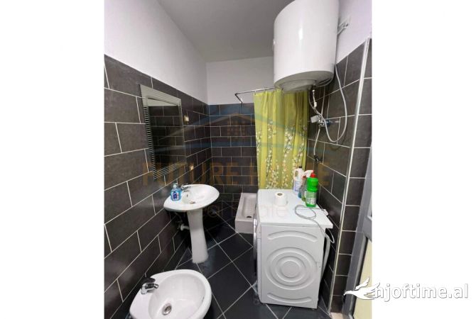 Shtepi ne shitje Apartament ne Tirane, 2+1, Mobilimi E mobiluar, Pagesa 131,000  Euro.