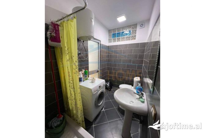 Shtepi ne shitje Apartament ne Tirane, 2+1, Mobilimi E mobiluar, Pagesa 131,000  Euro.