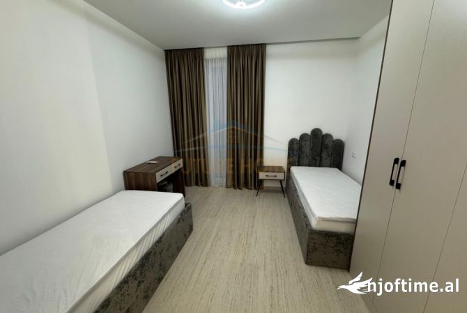 Shtepi me qera Apartament ne Tirane, 2+1, Mobilimi E mobiluar, Pagesa 1,800  Euro.