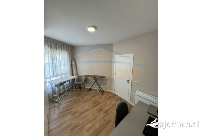 Shtepi ne shitje Apartament ne Tirane, 2+1, Mobilimi E mobiluar, Pagesa 219,000  Euro.