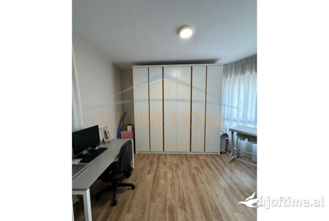 Shtepi ne shitje Apartament ne Tirane, 2+1, Mobilimi E mobiluar, Pagesa 219,000  Euro.