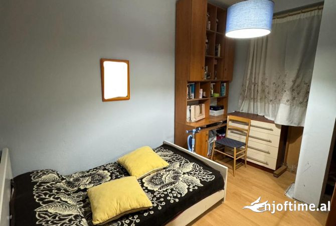 Shtepi ne shitje Apartament ne Tirane, 3+1, Mobilimi E mobiluar, Pagesa 280,000  Euro.