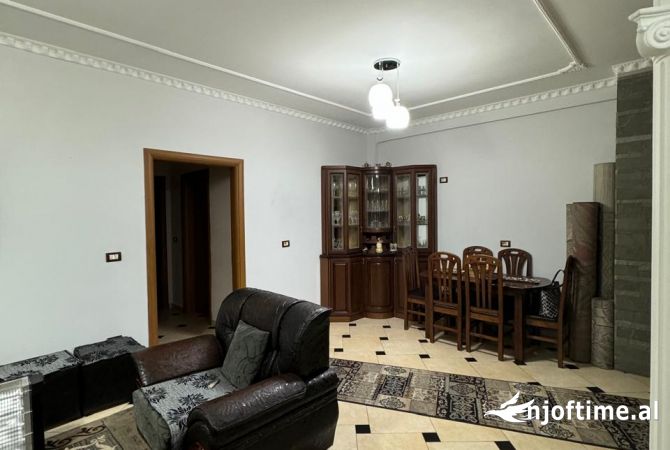 Shtepi ne shitje Apartament ne Tirane, 2+1, Mobilimi E mobiluar, Pagesa 210,000  Euro.