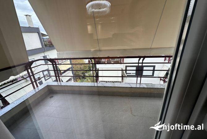 Shtepi me qera Apartament ne Tirane, 2+1, Mobilimi E mobiluar, Pagesa 1,300  Euro.