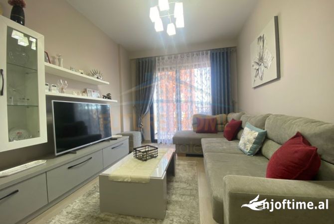 Shtepi me qera Apartament ne Tirane, 2+1, Mobilimi E mobiluar, Pagesa 650  Euro.