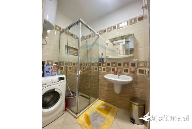 Shtepi me qera Apartament ne Tirane, 2+1, Mobilimi E mobiluar, Pagesa 650  Euro.