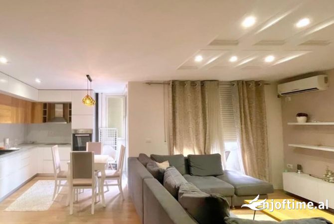 Shtepi ne shitje Duplex(shtepi me 2 kate) ne Tirane, 2+1, Mobilimi E mobiluar, Pagesa 169,000  Euro.