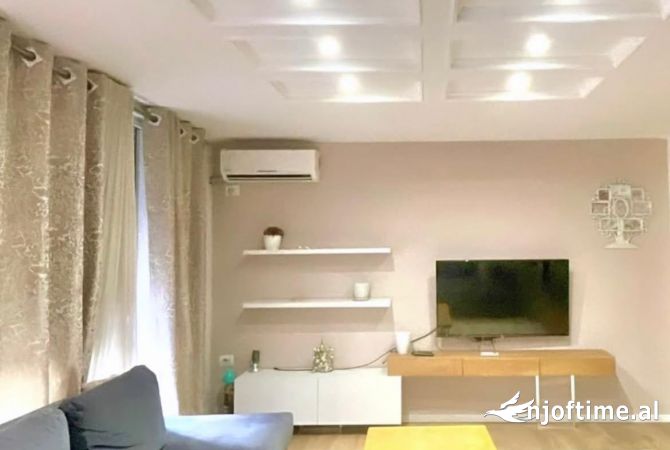 Shtepi ne shitje Duplex(shtepi me 2 kate) ne Tirane, 2+1, Mobilimi E mobiluar, Pagesa 169,000  Euro.