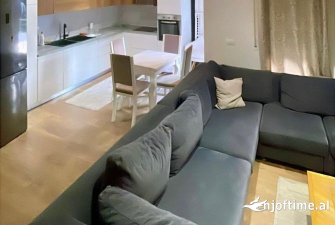 Shtepi ne shitje Duplex(shtepi me 2 kate) ne Tirane, 2+1, Mobilimi E mobiluar, Pagesa 169,000  Euro.