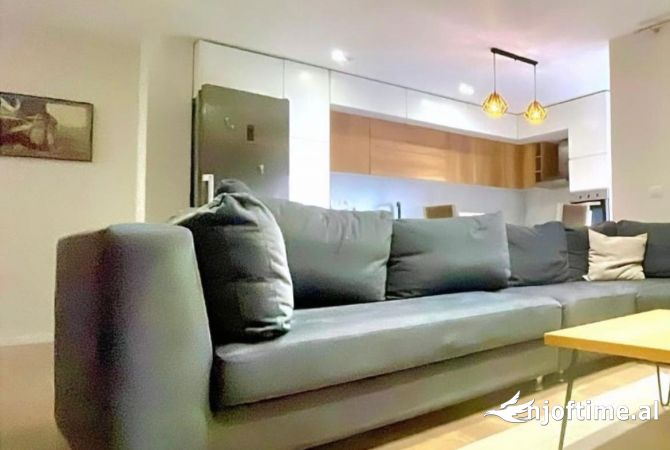 Shtepi ne shitje Duplex(shtepi me 2 kate) ne Tirane, 2+1, Mobilimi E mobiluar, Pagesa 169,000  Euro.