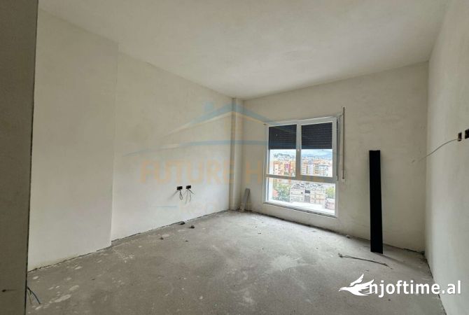 Shtepi ne shitje Apartament ne Tirane, 2+1, Mobilimi Bosh, pa mobiluar, Pagesa 197,150  Euro.