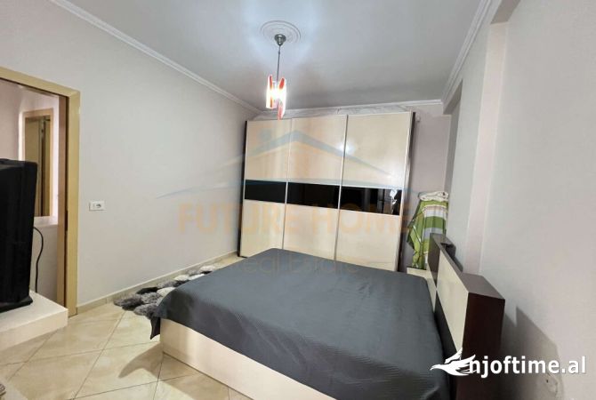 Shtepi ne shitje Apartament ne Tirane, 2+1, Mobilimi E mobiluar, Pagesa 134,000  Euro.
